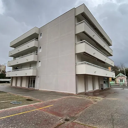 Apartament A Avec Parking, Wifi Et Acces Direct - Fr-1-374-219
